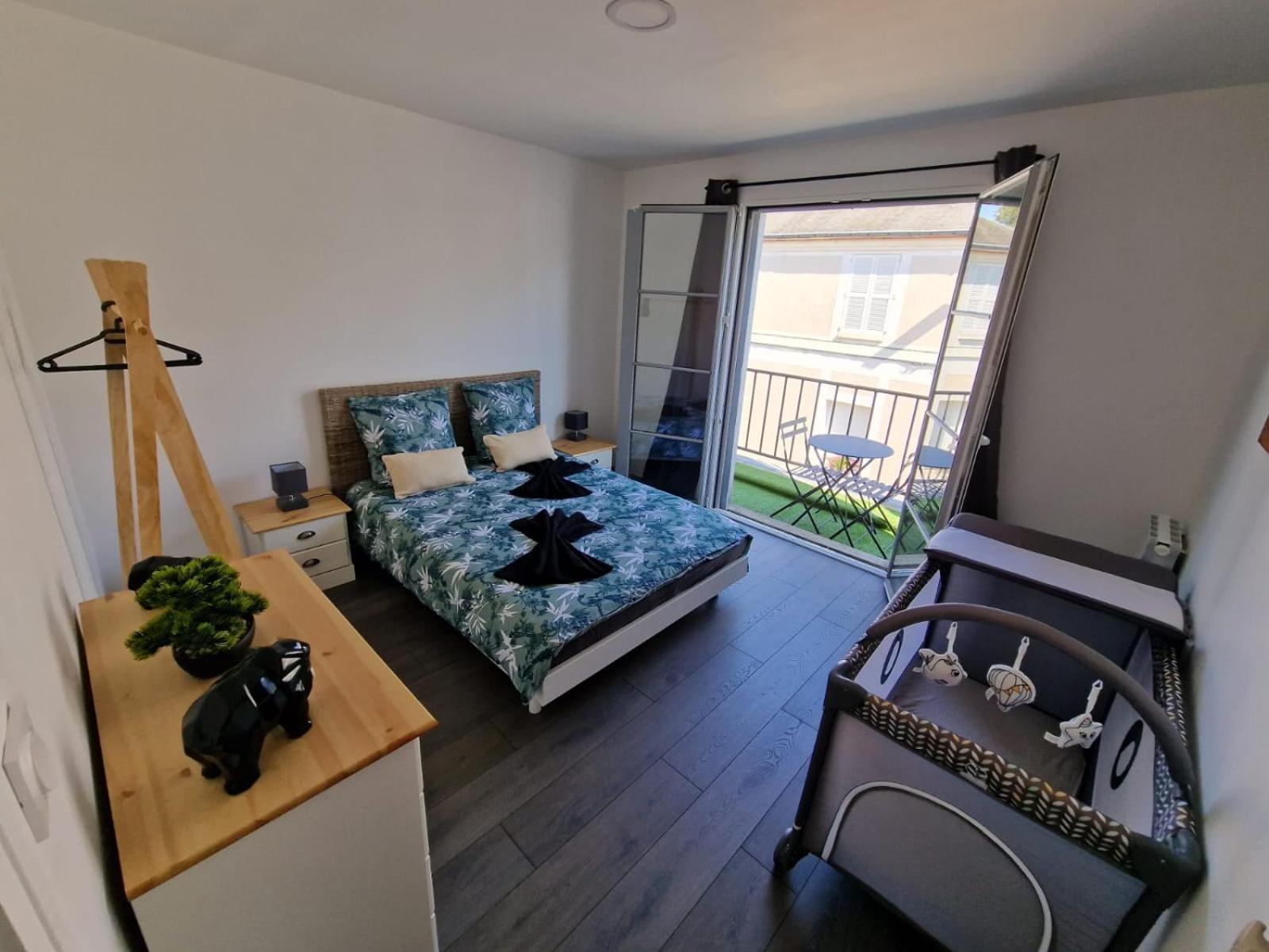 Appartement Hyper Centre Cosy Avec Balcon Chateaudun Bagian luar foto