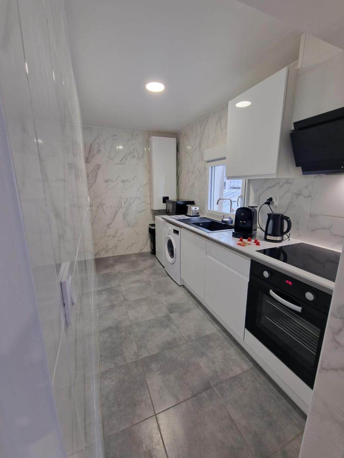 Appartement Hyper Centre Cosy Avec Balcon Chateaudun Bagian luar foto
